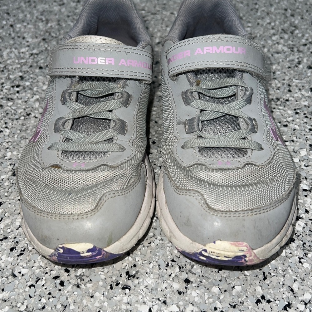 Girls under Armour sneakers